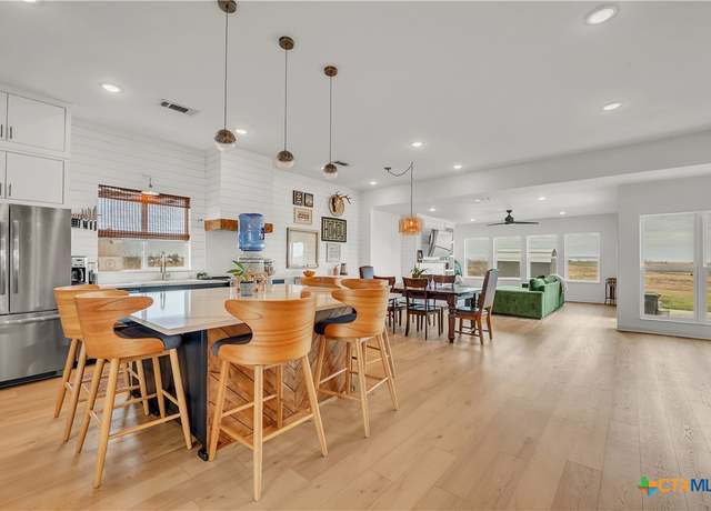 Property at 10176 Stallion Rd, Temple, TX 76501, 3 beds, 4 baths