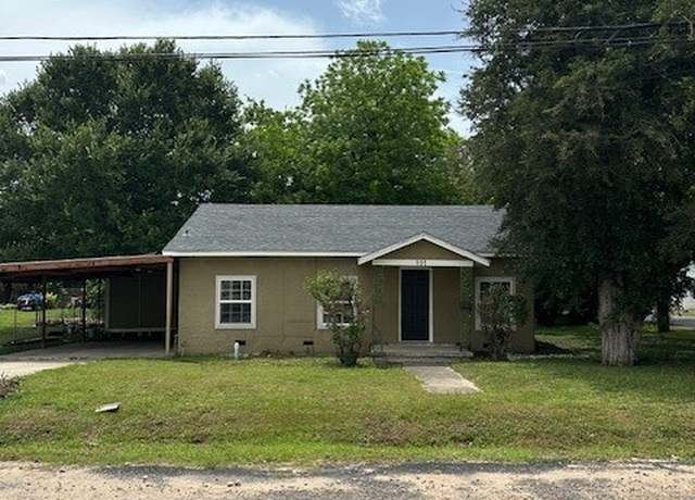 Property at 101 S Vine St, Victoria, TX 77901, 2 beds, 1 bath