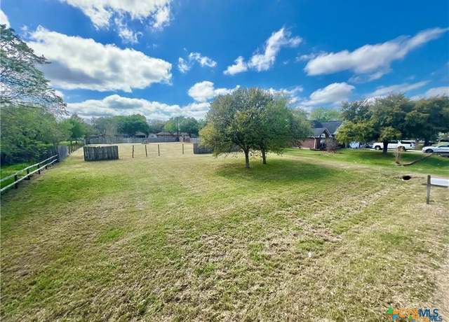 Property at 107 Sylvia St, Victoria, TX 77904