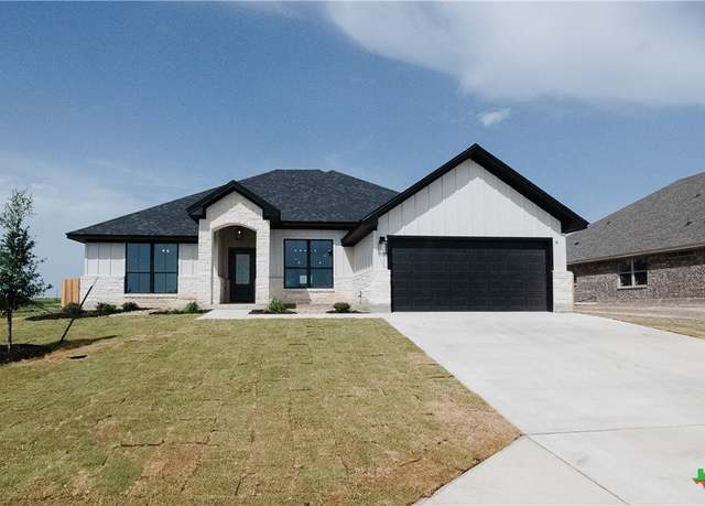 Property at 1321 Red Rock Rd, Hewitt, TX 76643, 4 beds, 3 baths
