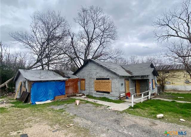 Property at 1006 E Adams Ave, Temple, TX 76501, 3 beds, 1 bath
