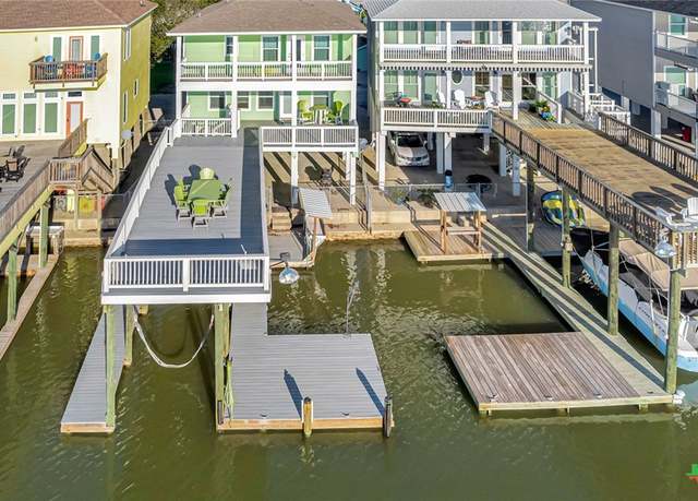 Property at 223 Pr 670, Matagorda, TX 77457, 3 beds, 2.5 baths