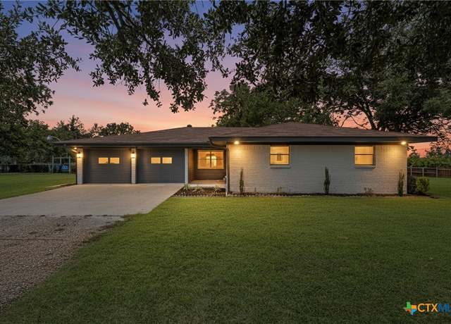 Property at 818 E Young Ave, Temple, TX 76501, 3 beds, 2 baths