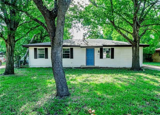 Property at 2225 Herrington St, Belton, TX 76513, 3 beds, 2 baths