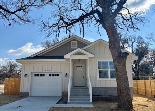 Property at 1204 Mill St, Gatesville, TX 76528, 3 beds, 2 baths
