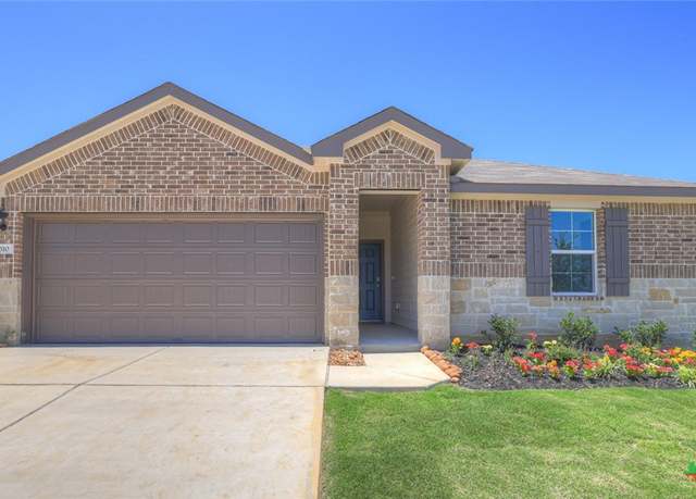 Property at 310 Bluetick Trl, Seguin, TX 78155, 3 beds, 2 baths