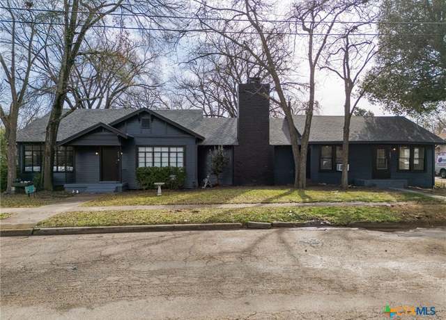 Property at 607 E 12th St, Cameron, TX 76520