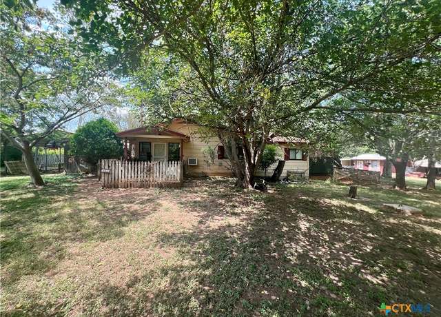 Property at 588 Bob Moritz Dr, Fredericksburg, TX 78624, 3 beds, 2 baths