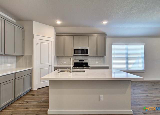 Property at 976 Gray Cloud Dr, New Braunfels, TX 78130, 4 beds, 2 baths