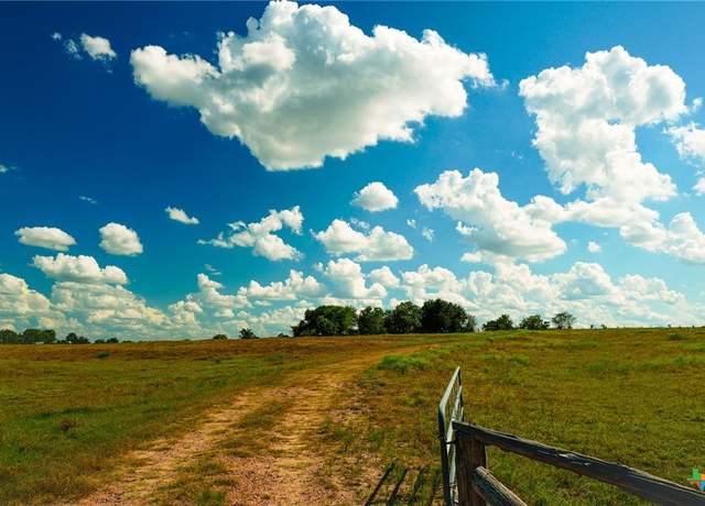 Property at 1432 N Knezek Rd, Flatonia, TX 78941