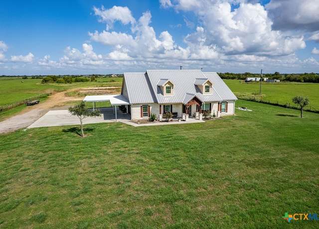 Property at 802 Mc Donald Rd, Port Lavaca, TX 77979, 3 beds, 2.5 baths