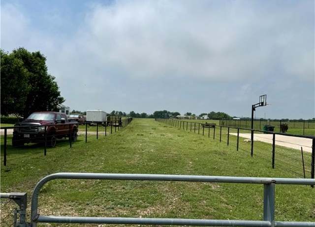 Property at 1111 W Hillyard Rd, Moody, TX 76557