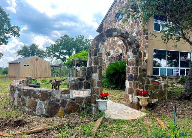 Property at 184 Guadalupe Hills Ln, Seguin, TX 78155, 4 beds, 3 baths