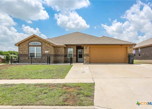 Property at 2100 Golden Eagle Dr, Killeen, TX 76549, 4 beds, 2 baths