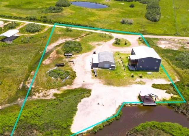 Property at 174 Riley Ln, Port O'connor, TX 77982, 4 beds, 3 baths