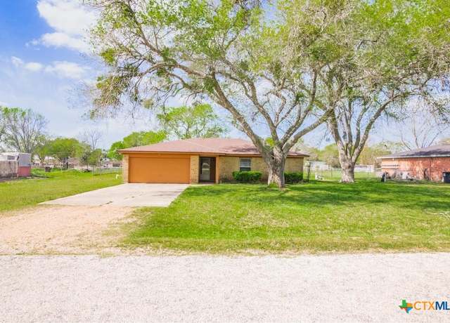 Property at 113 Elaine St, Victoria, TX 77904, 3 beds, 2 baths