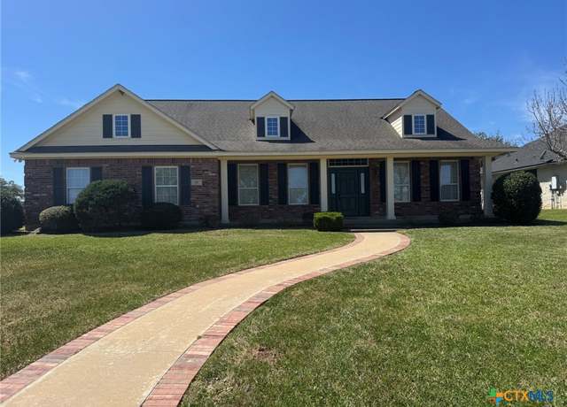 Property at 105 Laurel Oak Cir, Cuero, TX 77954, 3 beds, 2 baths