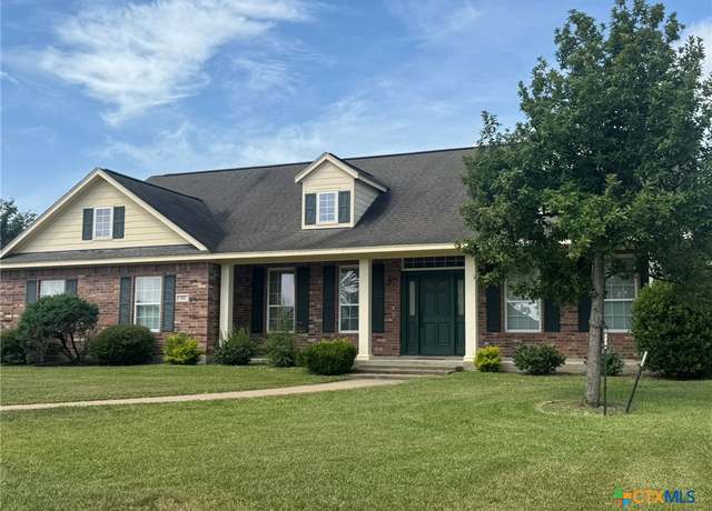 Property at 105 Laurel Oak Cir, Cuero, TX 77954, 3 beds, 2 baths