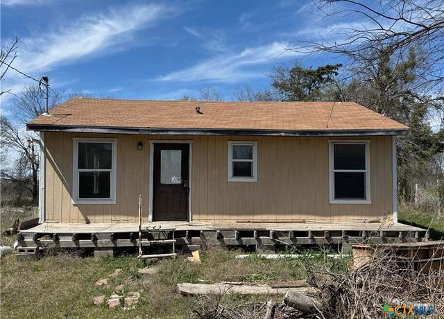Property at 0 Ave G/hwy 77 St, Lott, TX 76656, 2 beds, 1 bath