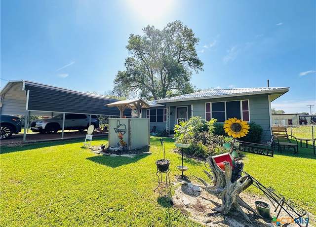 Property at 27 County Road 398, TX 77987, 4 beds, 1 bath
