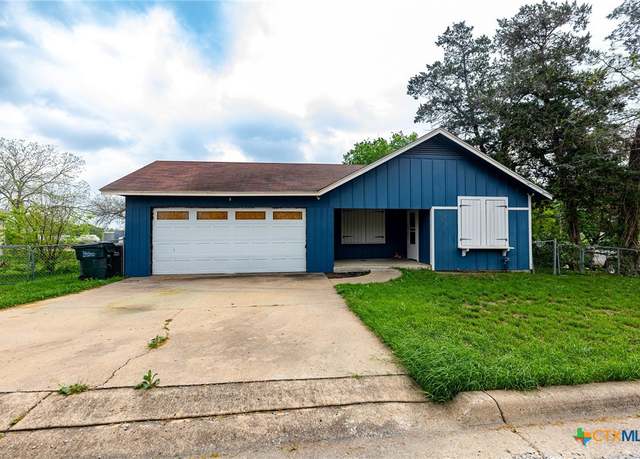 Property at 1515 Moulton St, Shiner, TX 77984, 2 beds, 1 bath