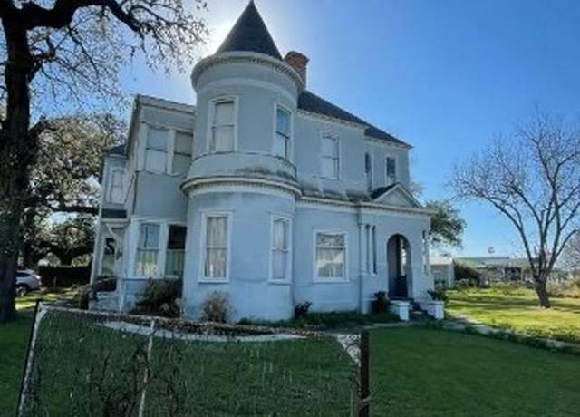 Property at 311 E Broadway St, Cuero, TX 77954, 4 beds, 3.5 baths