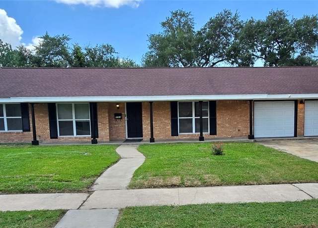 Property at 2303 Bon Aire Ave, Victoria, TX 77901, 3 beds, 2 baths