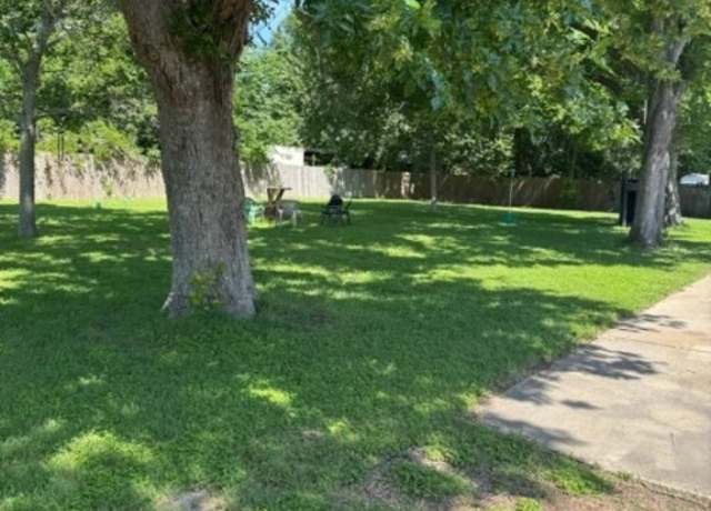 Property at 904 Walnut St, Lolita, TX 77971, 4 beds, 2 baths
