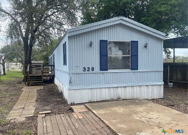 Property at 329 W High St, Goliad, TX 77963, 3 beds, 2 baths