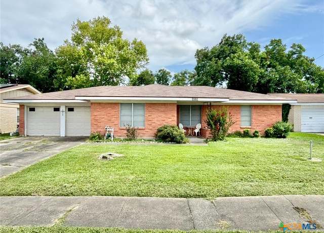 Property at 2602 E Poplar Ave, Victoria, TX 77901, 3 beds, 1.5 baths