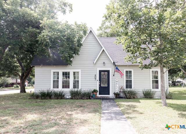 Property at 403 E 13th St, Shiner, TX 77984, 3 beds, 2 baths