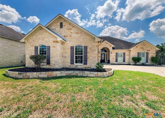 Property at 402 Iron Gate, Victoria, TX 77904, 4 beds, 2 baths