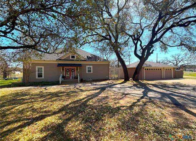 Property at 603 Golf Course Rd, Gatesville, TX 76528, 2 beds, 2 baths