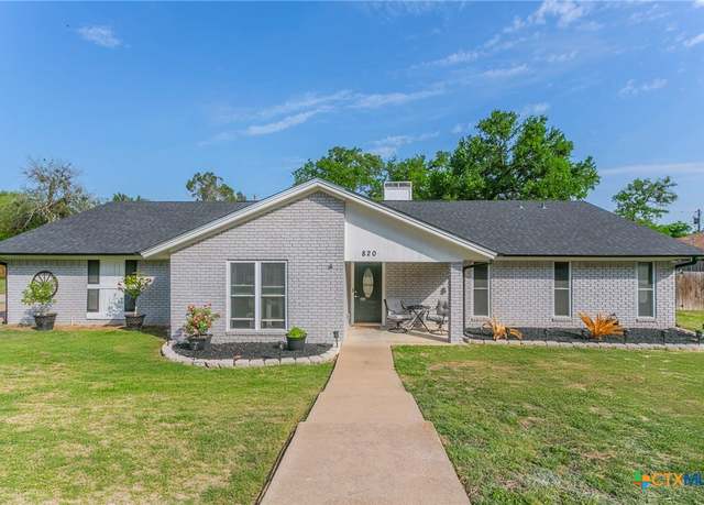 Property at 820 Woodside Dr, Harker Heights, TX 76548, 3 beds, 2 baths