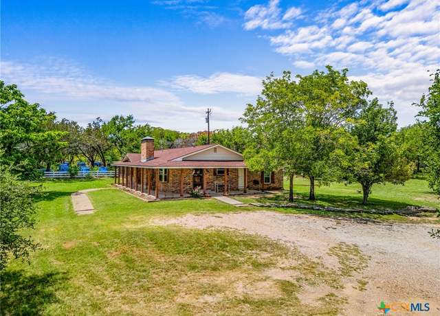 Property at 129 Chicktown Rd, Gatesville, TX 76528, 4 beds, 3 baths