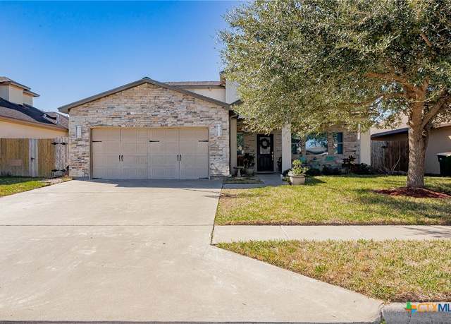 Property at 216 Tuscany Dr, Victoria, TX 77904, 4 beds, 2.5 baths