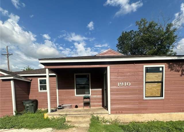 Property at 1910 N Gray St, Killeen, TX 76541, 6 beds, 3 baths
