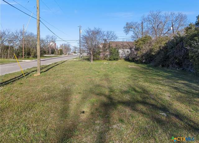Property at 514 E Avenue C, Temple, TX 76501