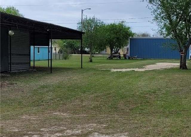 Property at 605 W Baltimore Ave, Seadrift, TX 77983