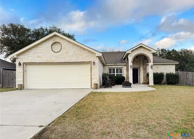 Property at 214 Falcon Ln, Victoria, TX 77905, 3 beds, 2 baths
