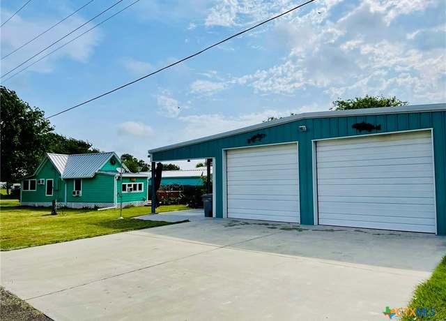 Property at 302 E Dallas Ave, Seadrift, TX 77983, 2 beds, 1 bath