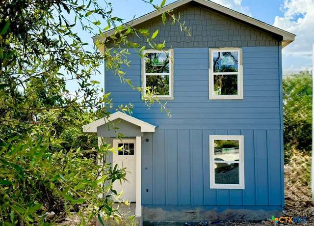 Property at 687 Burr Oak Ln, Canyon Lake, TX 78133, 2 beds, 2 baths