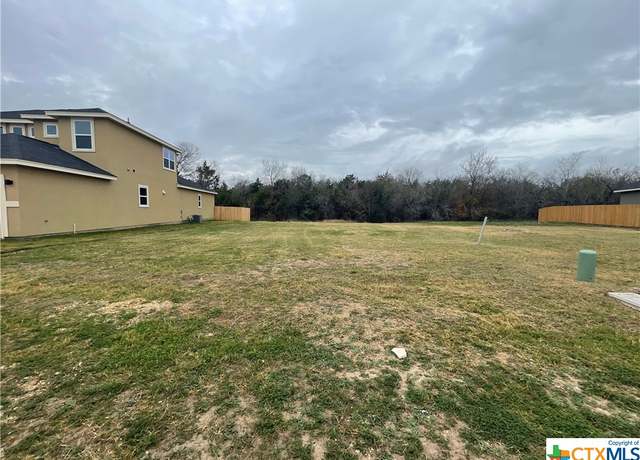 Property at 821 Lee Elsik, Seguin, TX 78155
