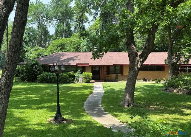 Property at 3221 W Avenue R, Temple, TX 76504, 4 beds, 2 baths