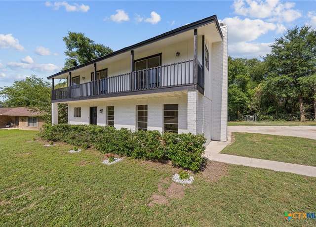 Property at 5234 E Lakeshore Dr, Belton, TX 76513, 4 beds, 2.5 baths
