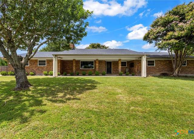 Property at 225 Lonely Oaks Ln, Killeen, TX 76542, 4 beds, 3 baths