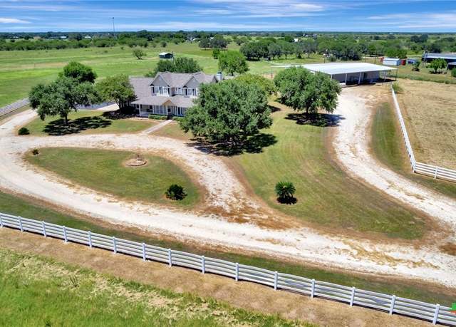 Property at 202 Prairie Vw, Victoria, TX 77904, 4 beds, 4.5 baths