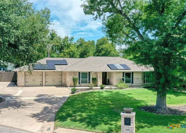 Property at 606 S Lake Creek Dr, Round Rock, TX 78681, 3 beds, 2 baths