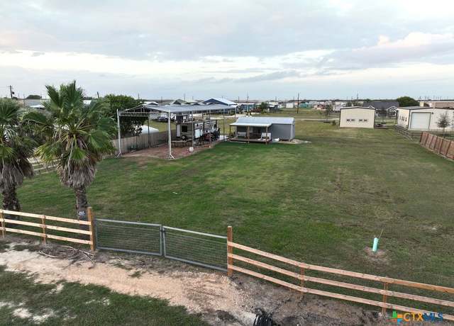 Property at 1012 W Broadway Ave, Seadrift, TX 77983