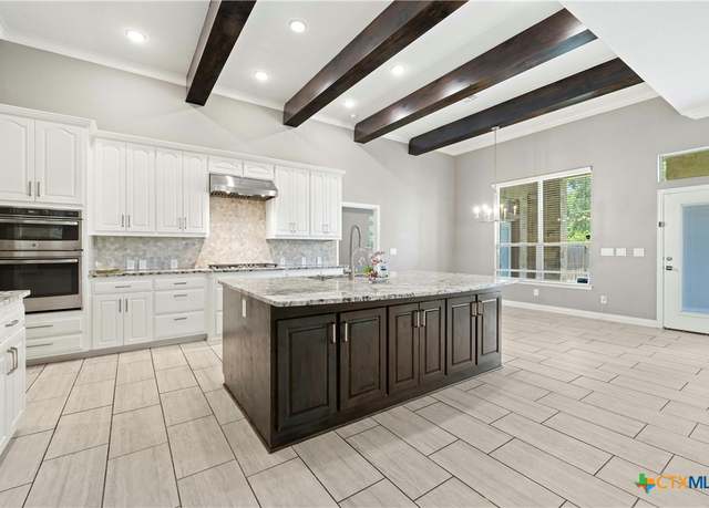 Property at 11810 Lago Terra Blvd, Belton, TX 76513, 4 beds, 3 baths